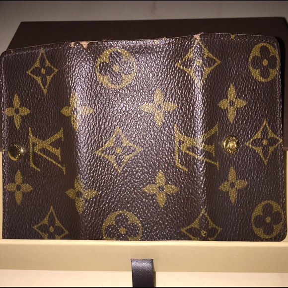 Louis Vuitton Key Case - Picture 4 of 7